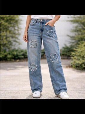 Cali1850 Light Blue Floral Appliqué Straight-Leg Jeans - Size 30, NWT